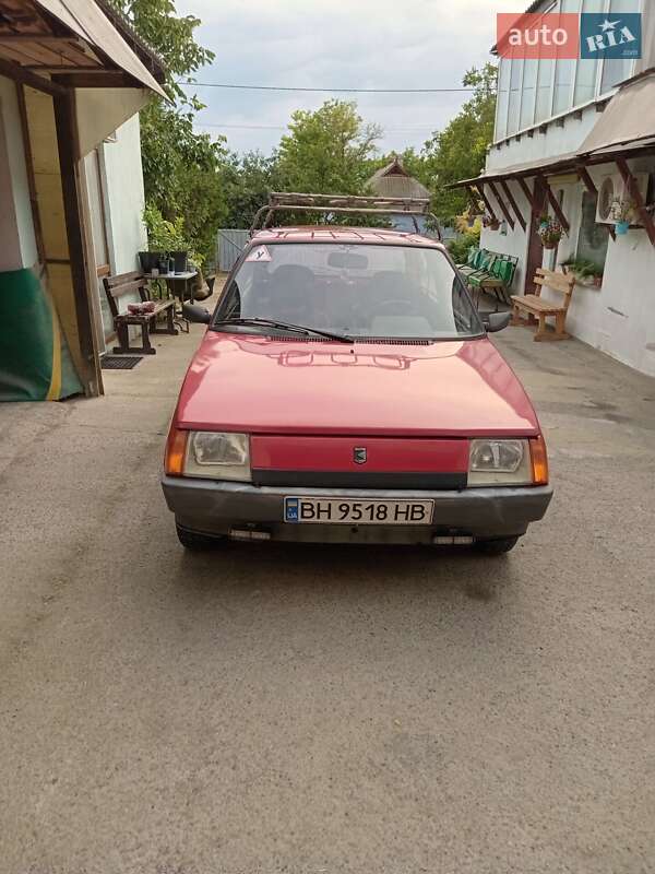Хэтчбек ЗАЗ 1102 Таврия 1992 в Южном
