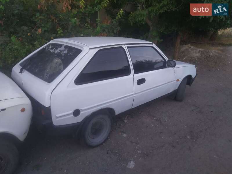 Хэтчбек ЗАЗ 1102 Таврия 1993 в Каменском