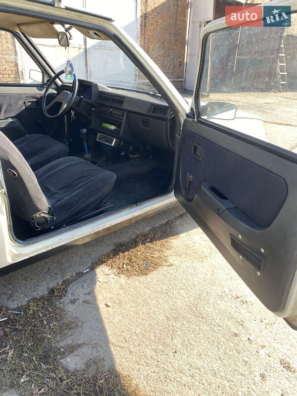 Хэтчбек ЗАЗ 1102 Таврия 1992 в Днепре фото 12 Хэтчбек ЗАЗ 1102 Таврия 1992 в Днепре