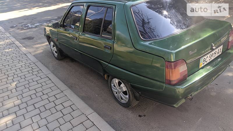 Хэтчбек ЗАЗ 1103 Славута 2004 в Долине