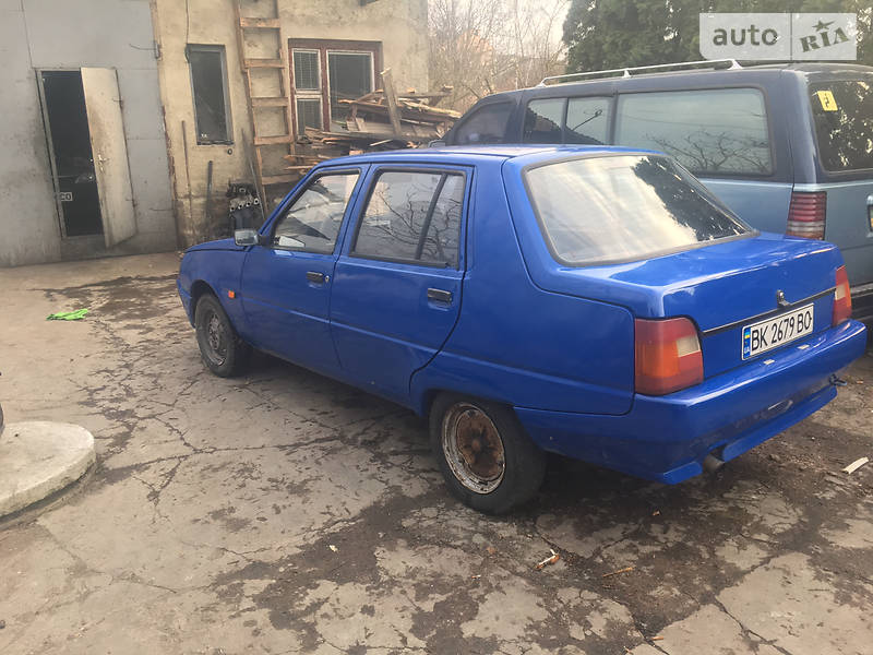 Хетчбек ЗАЗ 1103 Славута 2000 в Рівному фото 3 Хетчбек ЗАЗ 1103 Славута 2000 в Рівному