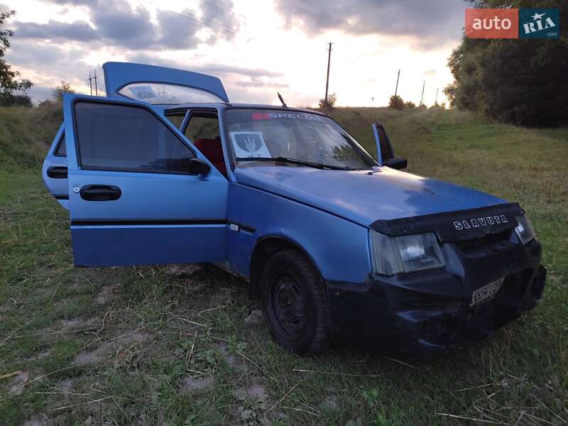 Седан ЗАЗ 1103 Славута 2003 в Львове