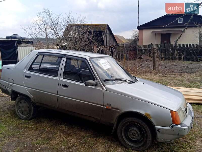 Лифтбек ЗАЗ 1103 Славута 2003 в Малине
