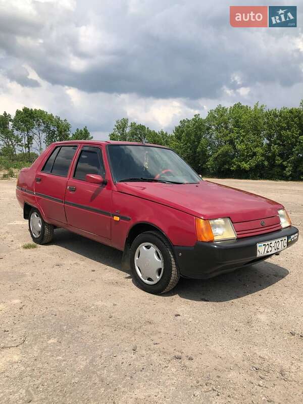 Лифтбек ЗАЗ 1103 Славута 2003 в 