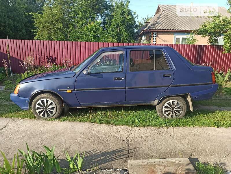 Хэтчбек ЗАЗ 1103 Славута 2004 в Монастырище