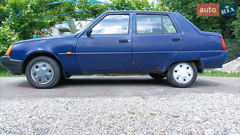 Ліфтбек ЗАЗ 1103 Славута 2004 в Івано-Франківську