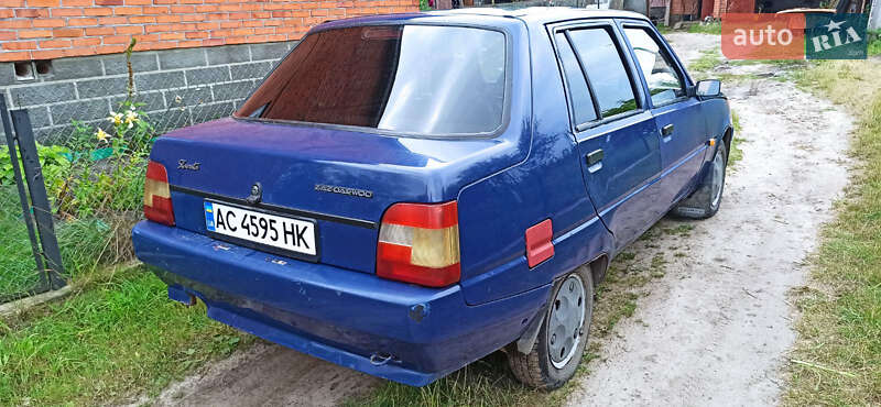 Лифтбек ЗАЗ 1103 Славута 2002 в Камне-Каширском