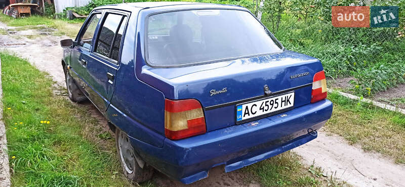 Лифтбек ЗАЗ 1103 Славута 2002 в Камне-Каширском