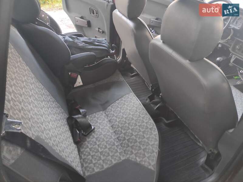 Лифтбек ЗАЗ 1103 Славута 2000 в Днепре фото 11 Лифтбек ЗАЗ 1103 Славута 2000 в Днепре