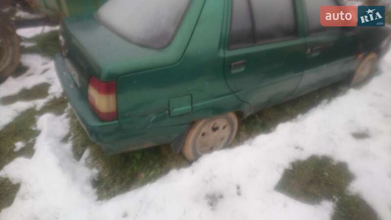 Ліфтбек ЗАЗ 1103 Славута 2002 в Ужгороді