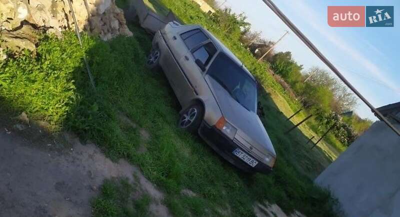 Лифтбек ЗАЗ 1103 Славута 2002 в Херсоне