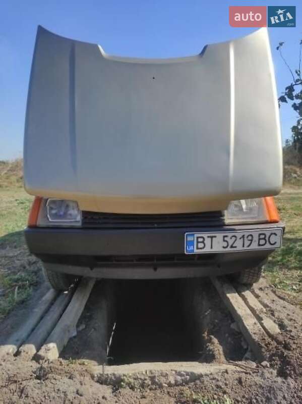 Лифтбек ЗАЗ 1103 Славута 2002 в Херсоне