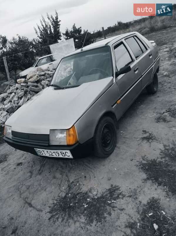 Лифтбек ЗАЗ 1103 Славута 2002 в Херсоне