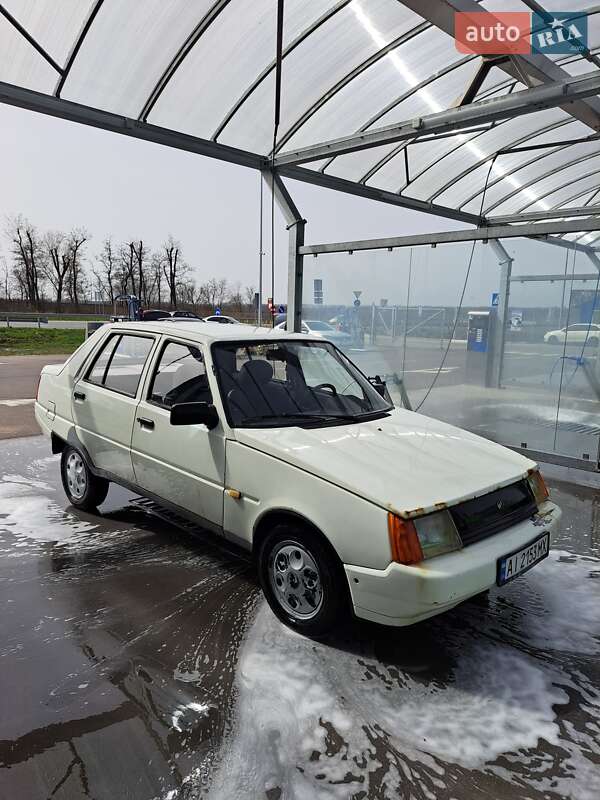 Лифтбек ЗАЗ 1103 Славута 2004 в Борисполе