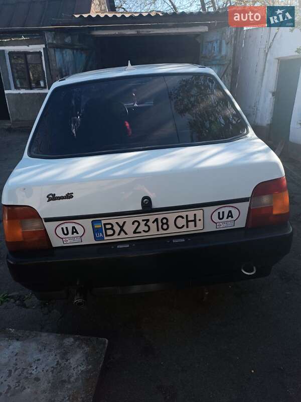 Лифтбек ЗАЗ 1103 Славута 2003 в 