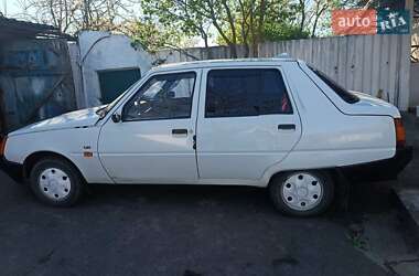 Лифтбек ЗАЗ 1103 Славута 2003 в 