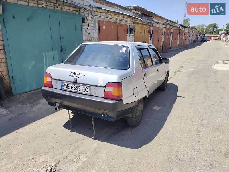 Лифтбек ЗАЗ 1103 Славута 2004 в Николаеве