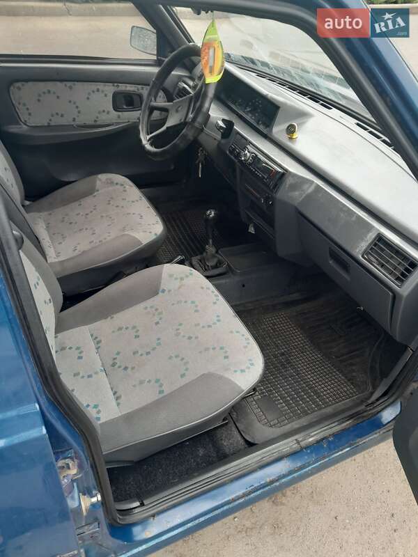 Лифтбек ЗАЗ 1103 Славута 2003 в Лозовой фото 5 Лифтбек ЗАЗ 1103 Славута 2003 в Лозовой