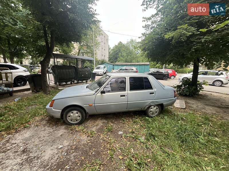 Лифтбек ЗАЗ 1103 Славута 2005 в Львове