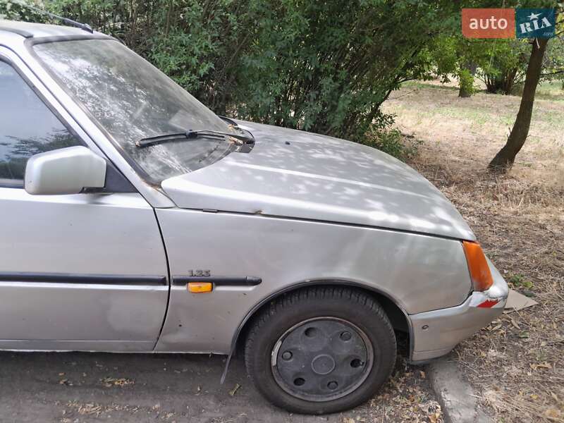 Лифтбек ЗАЗ 1103 Славута 2000 в Запорожье