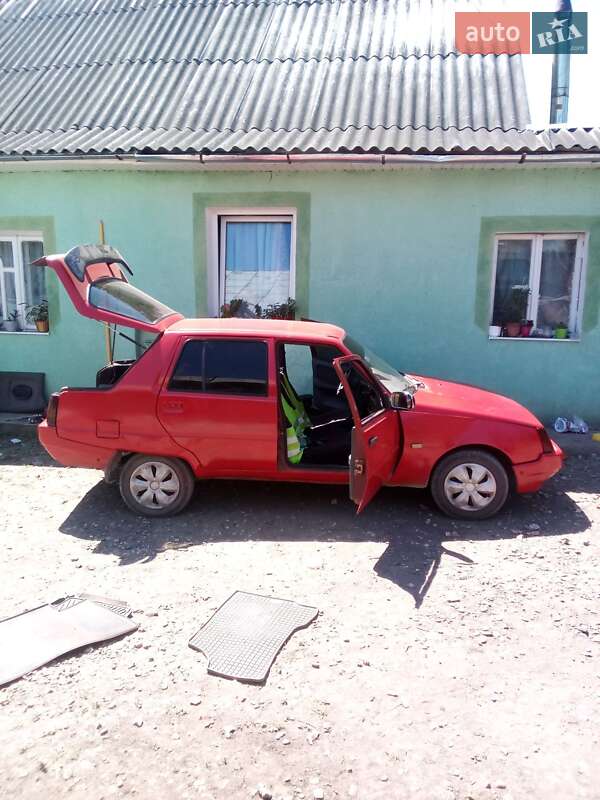 Лифтбек ЗАЗ 1103 Славута 2005 в Тлумаче