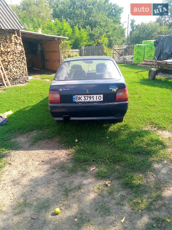 Лифтбек ЗАЗ 1103 Славута 2004 в Сарнах