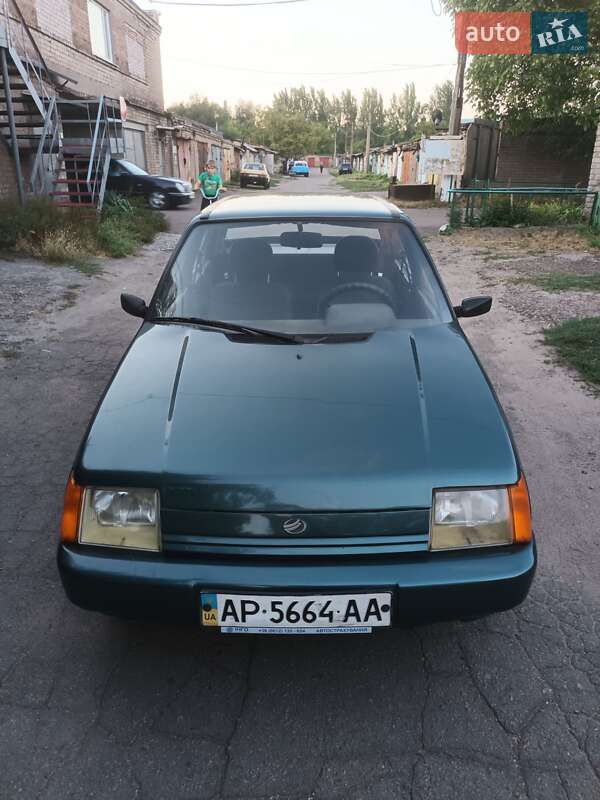 Лифтбек ЗАЗ 1103 Славута 2004 в Запорожье