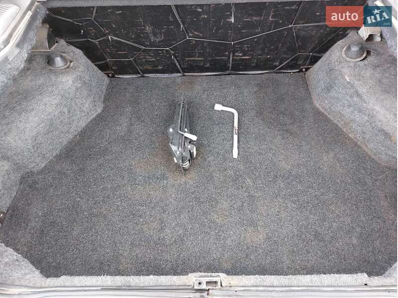 Лифтбек ЗАЗ 1103 Славута 2000 в Киеве