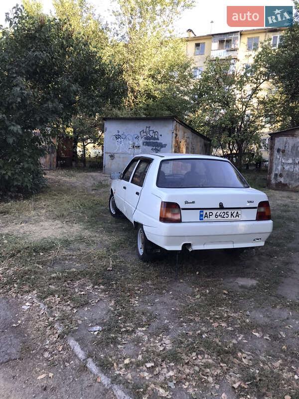 Лифтбек ЗАЗ 1103 Славута 2004 в Запорожье