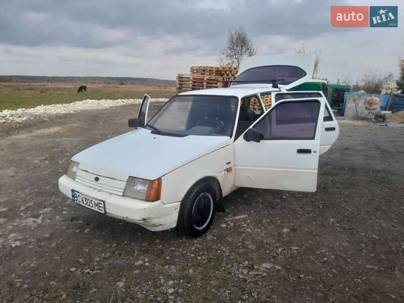 Ліфтбек ЗАЗ 1103 Славута 2002 в Городку