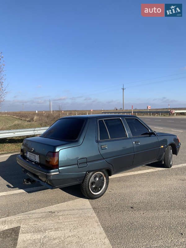 Ліфтбек ЗАЗ 1103 Славута 2005 в Городку