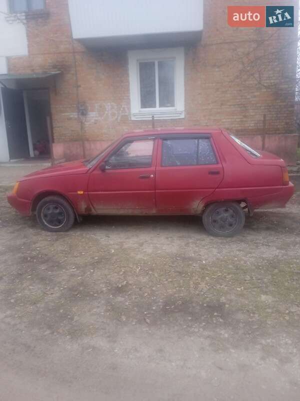 Лифтбек ЗАЗ 1103 Славута 2004 в Луцке фото 3 Лифтбек ЗАЗ 1103 Славута 2004 в Луцке