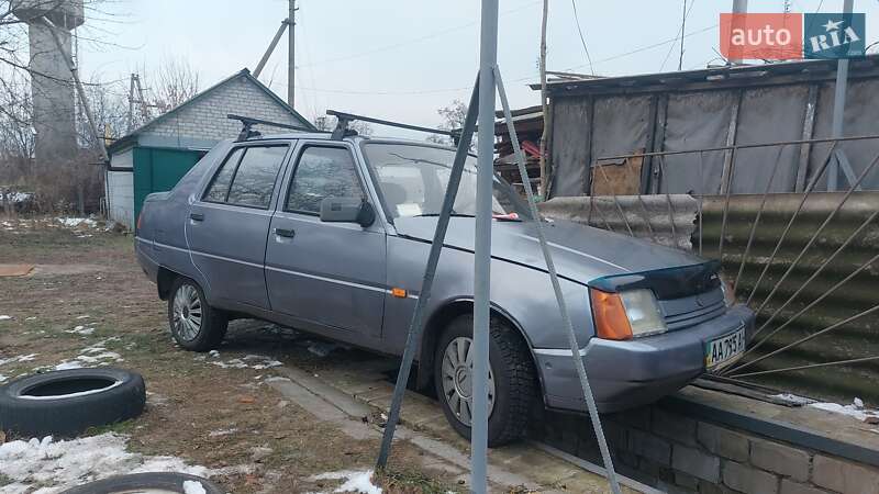 Лифтбек ЗАЗ 1103 Славута 2006 в Киеве