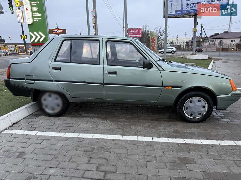 Лифтбек ЗАЗ 1103 Славута 2006 в Гореничах