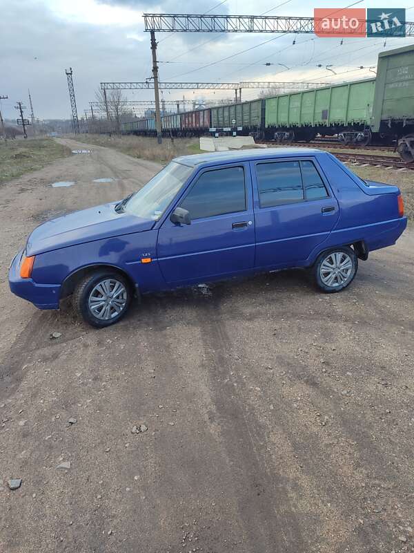 Лифтбек ЗАЗ 1103 Славута 2003 в Запорожье