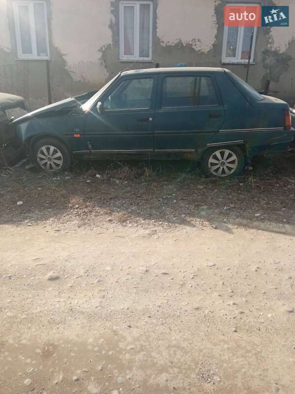 Лифтбек ЗАЗ 1103 Славута 2004 в Черновцах фото 2 Лифтбек ЗАЗ 1103 Славута 2004 в Черновцах