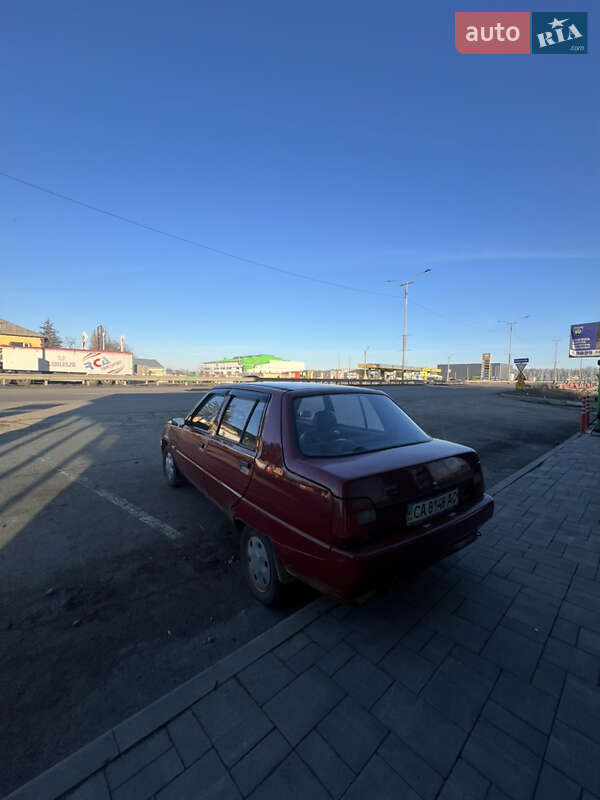 Лифтбек ЗАЗ 1103 Славута 2008 в Тальном фото 10 Лифтбек ЗАЗ 1103 Славута 2008 в Тальном