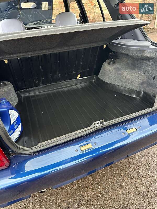 Лифтбек ЗАЗ 1103 Славута 2004 в Киеве