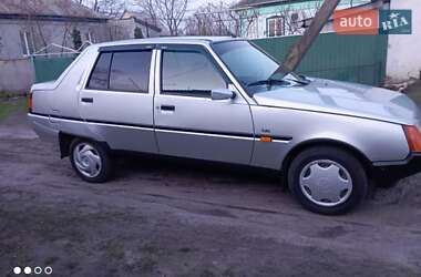 Лифтбек ЗАЗ 1103 Славута 2004 в 