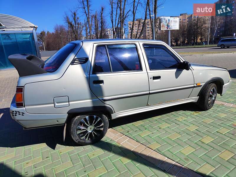 Лифтбек ЗАЗ 1103 Славута 2005 в Виннице