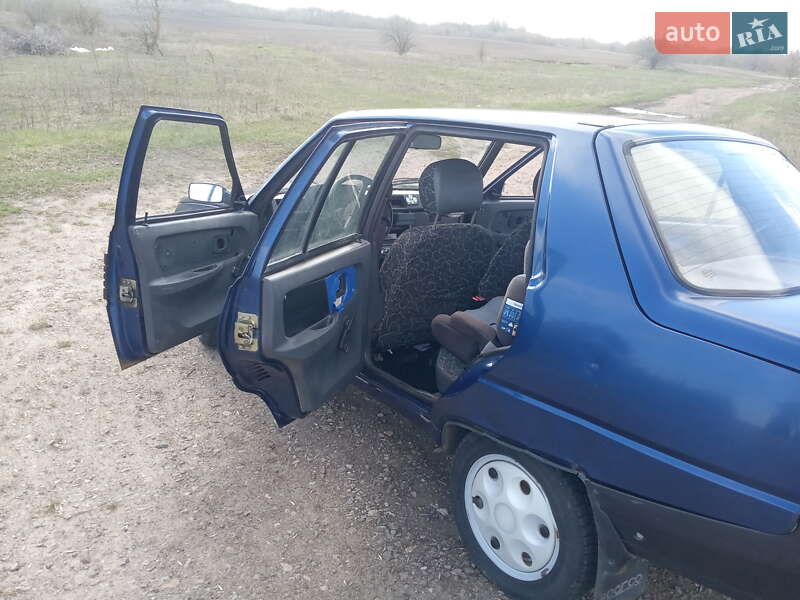 Лифтбек ЗАЗ 1103 Славута 2005 в Борзне