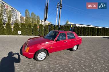 Лифтбек ЗАЗ 1103 Славута 2003 в 
