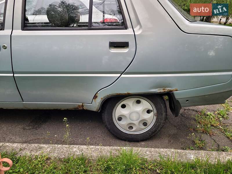 Лифтбек ЗАЗ 1103 Славута 2004 в Киеве