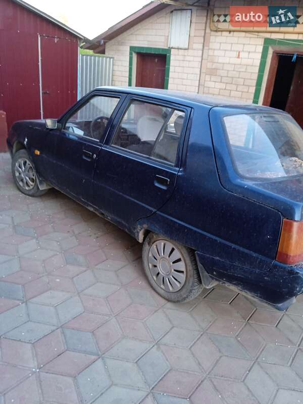 Лифтбек ЗАЗ 1103 Славута 2004 в Копычинце