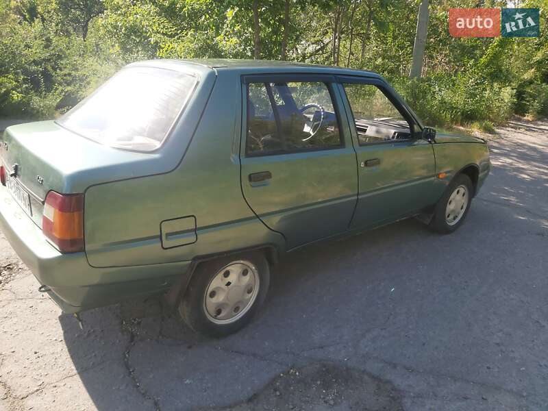 Лифтбек ЗАЗ 1103 Славута 2005 в Днепре