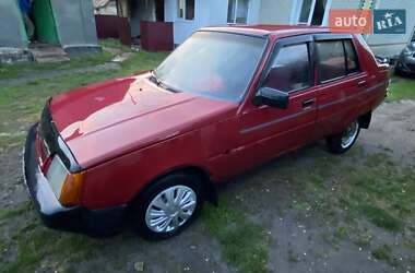 Лифтбек ЗАЗ 1103 Славута 2002 в 