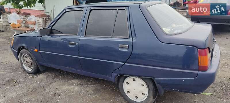 Лифтбек ЗАЗ 1103 Славута 2004 в 