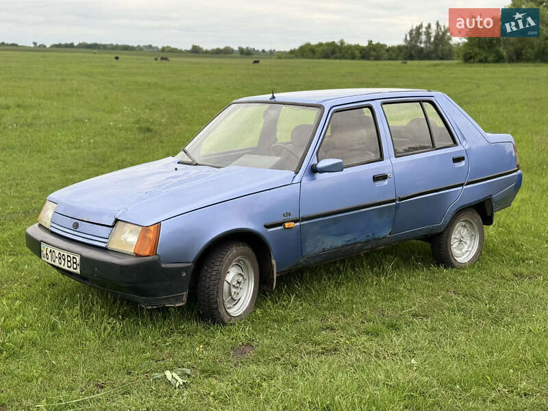 Лифтбек ЗАЗ 1103 Славута 2002 в Житомире