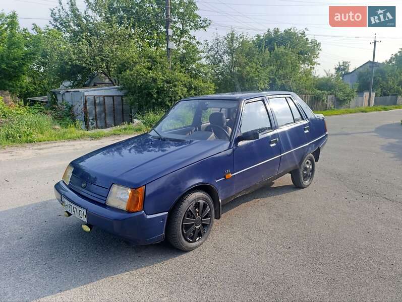 Лифтбек ЗАЗ 1103 Славута 2003 в 