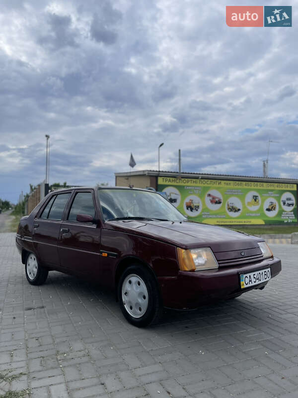 Лифтбек ЗАЗ 1103 Славута 2005 в 